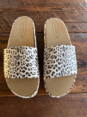 Yellow Box Torrey Leopard Slide Sandals